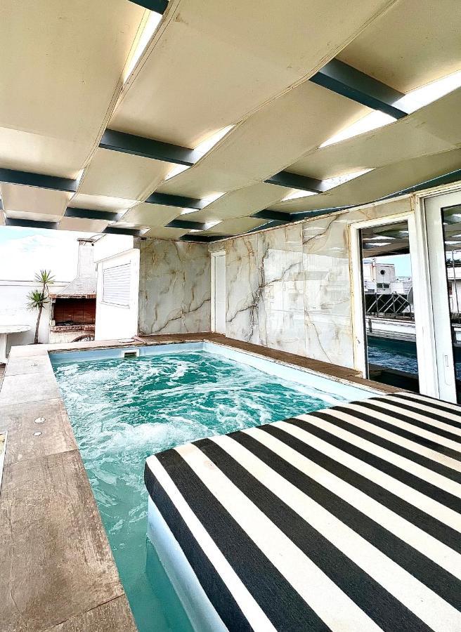Citycenter Penthouse Mini Private Pool With Hydromassage And Great Town View เอเธนส์ ภายนอก รูปภาพ